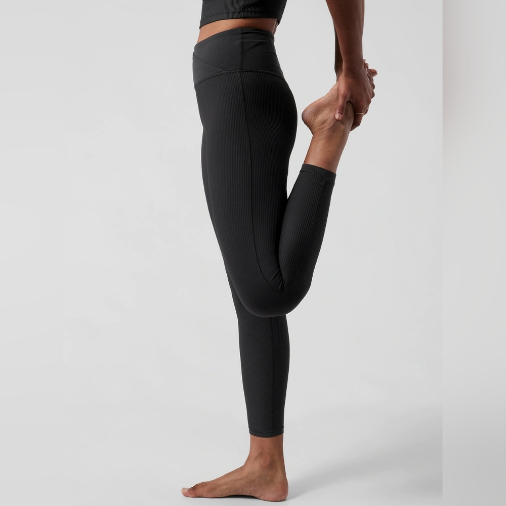 *New Without Tag!* Athleta Elation Crossover Ribbed 7/8 Tight in Black - Size XL - Picture 3 of 9